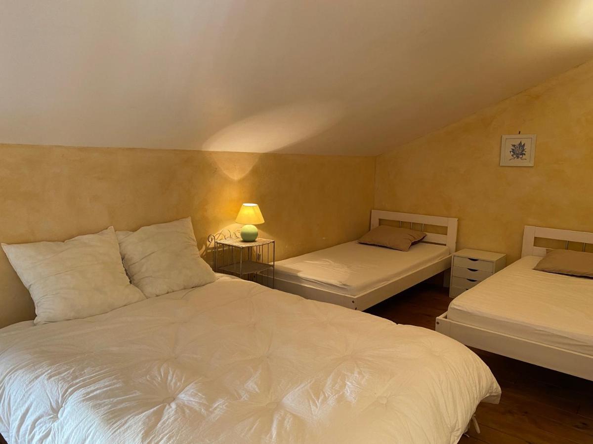 Le Clos Des Figuiers - 3 Gites De Caractere Duravel Exterior photo